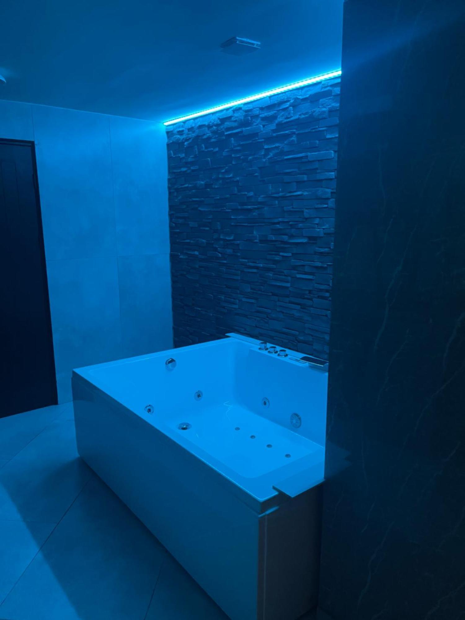 Jungle Romantic - Private Jacuzzi - Appartement Bruxelles
